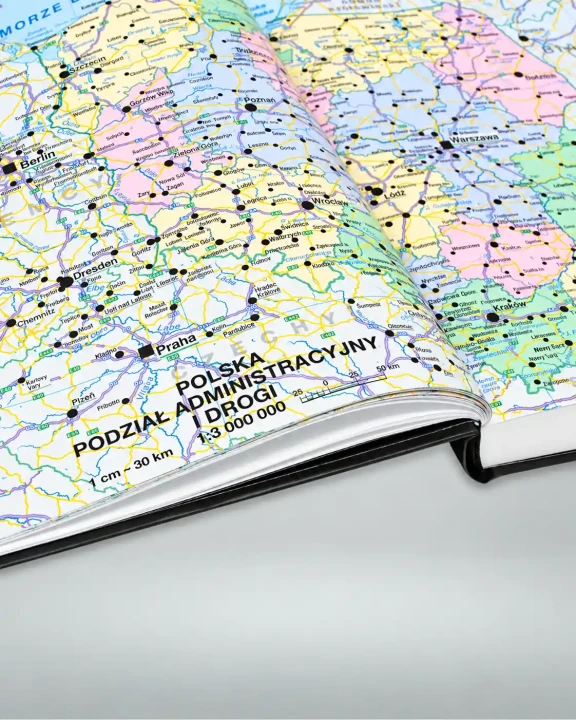 dziennik-kierowcy-zawodowego-2027-mapa-polski-podzial-administracyjny-i-drogowy.webp
